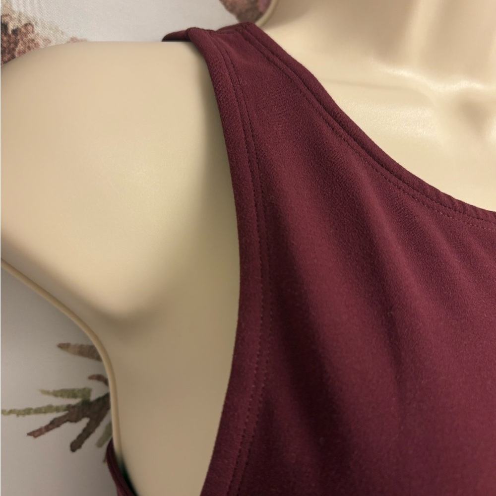 Women's Burgundy TNA crop Top - Picture 6 of 6